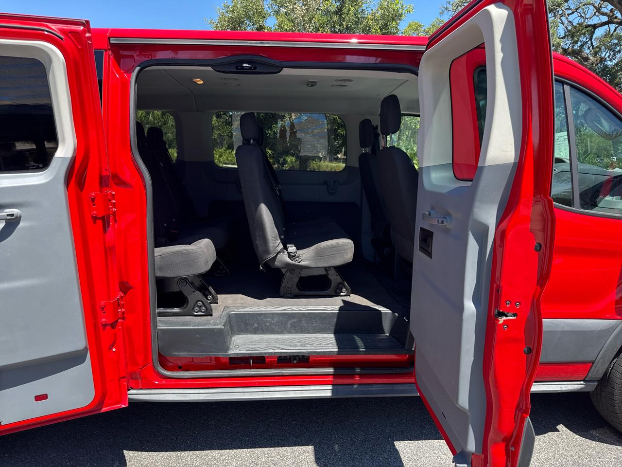 Ford Transit 350 Wagon Low Roof XLT 60/40 Pass. 148-in. WB 2016