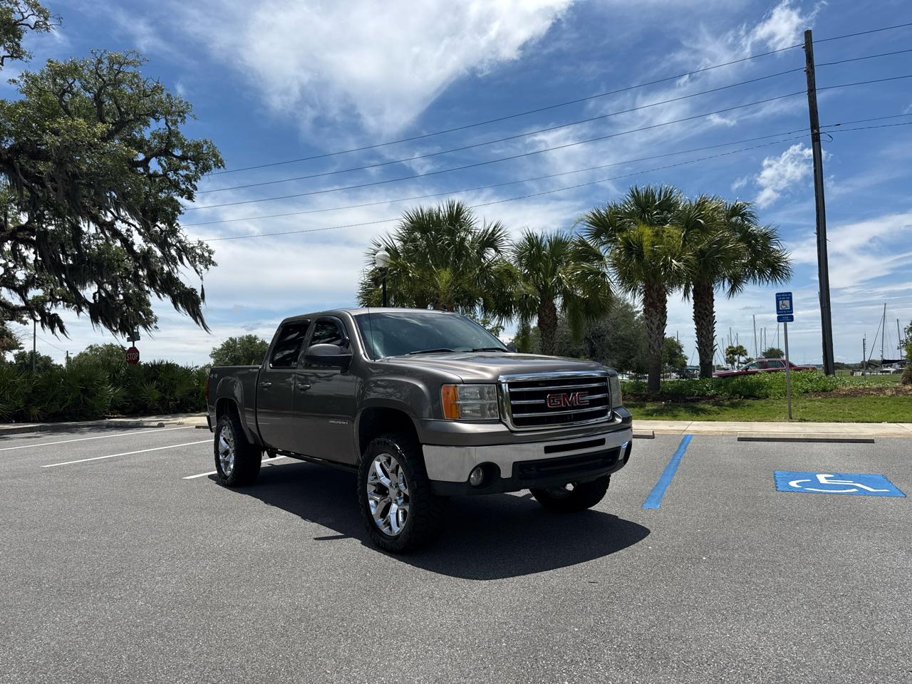 GMC Sierra 1500 SLT Crew Cab 4WD 2013