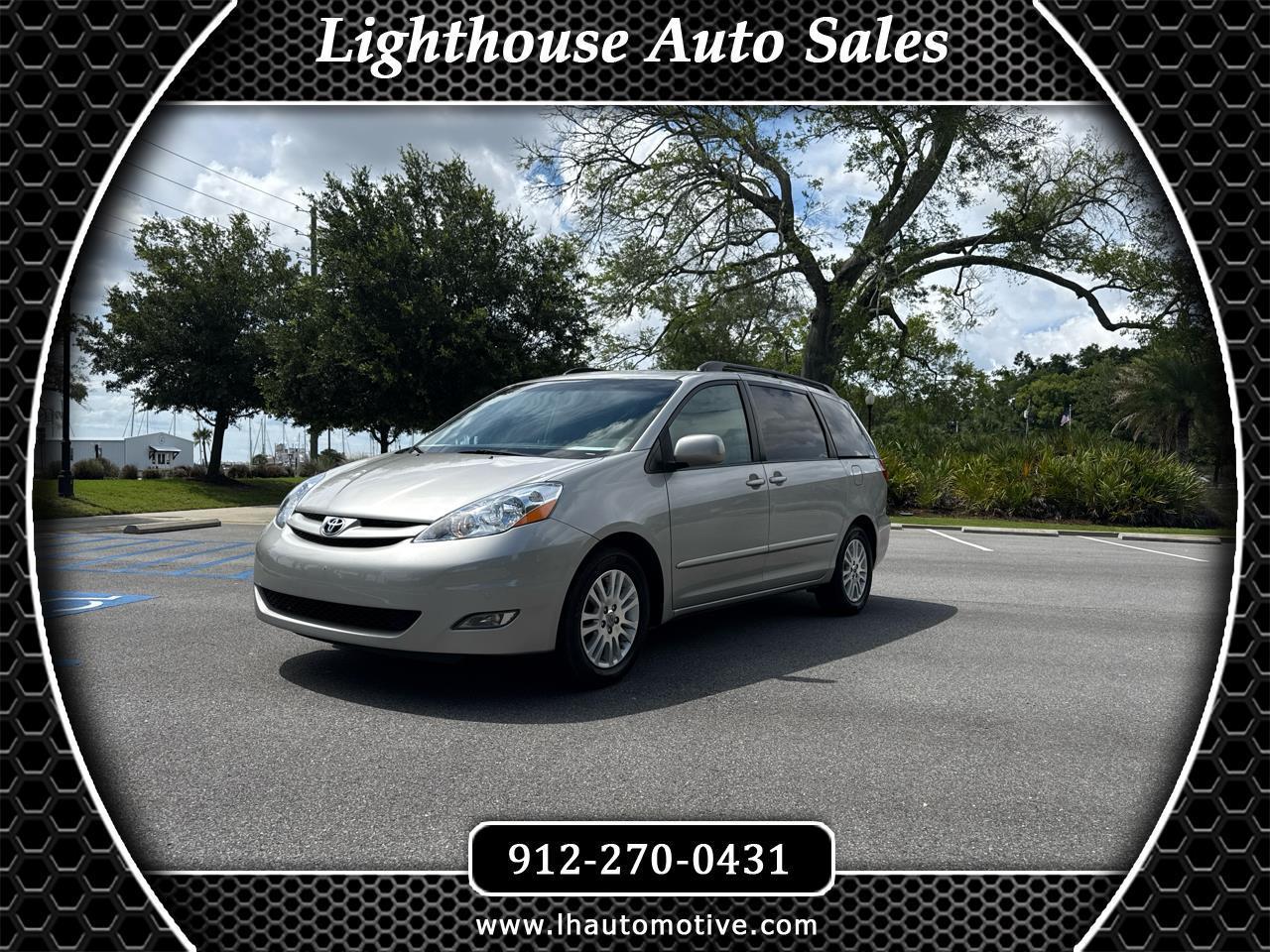 Toyota Sienna XLE FWD 2010