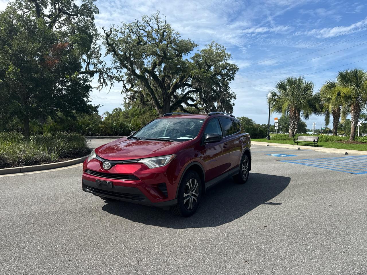 Toyota RAV4 LE AWD 2018