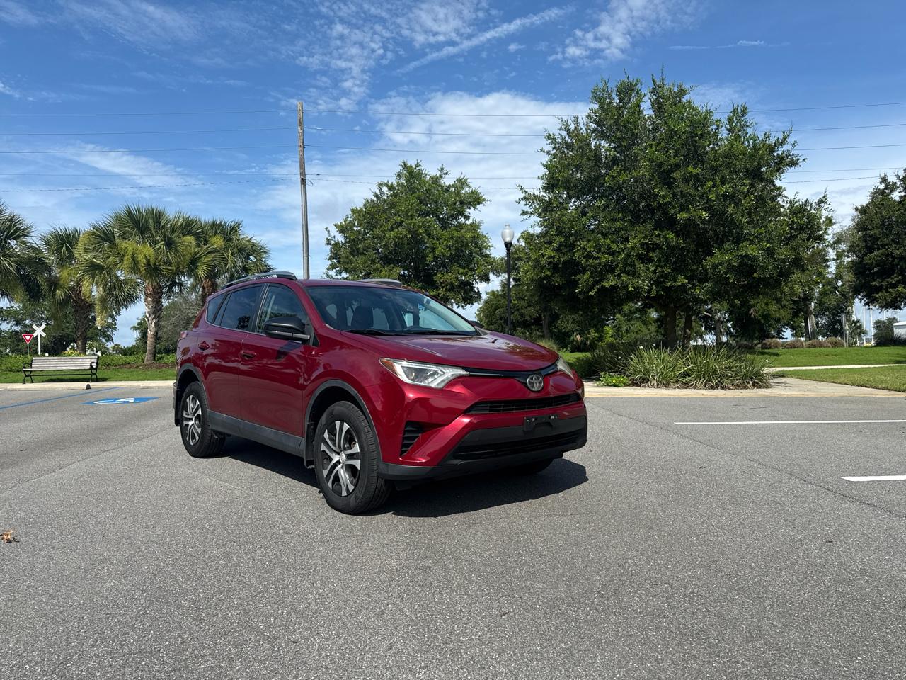 Toyota RAV4 LE AWD 2018