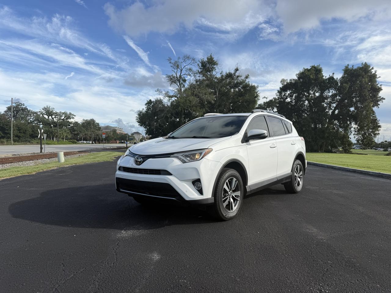 Toyota RAV4 XLE FWD 2017