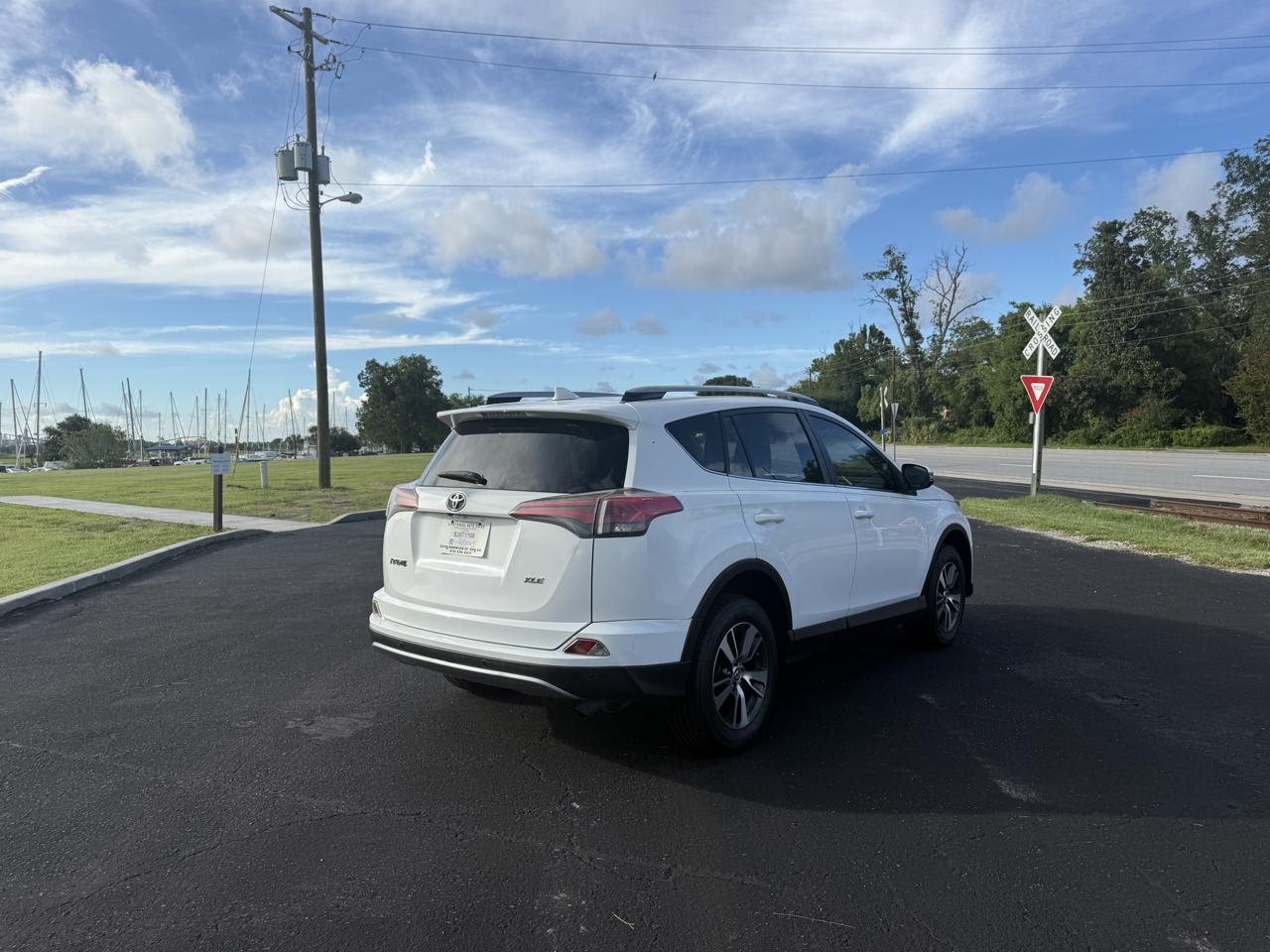 Toyota RAV4 XLE FWD 2017