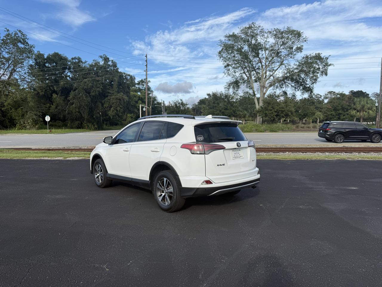Toyota RAV4 XLE FWD 2017