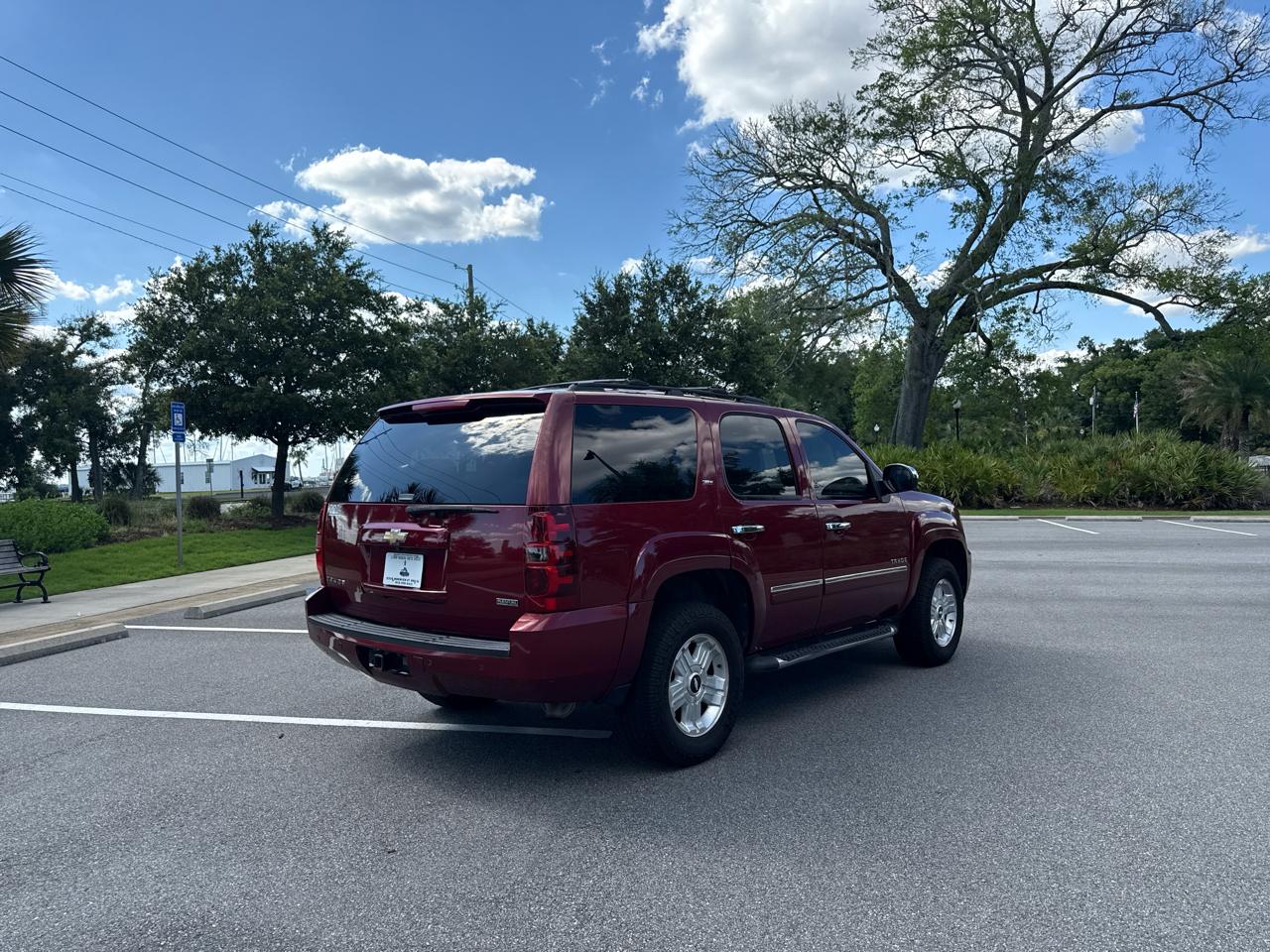 Chevrolet Tahoe LT 2WD 2011