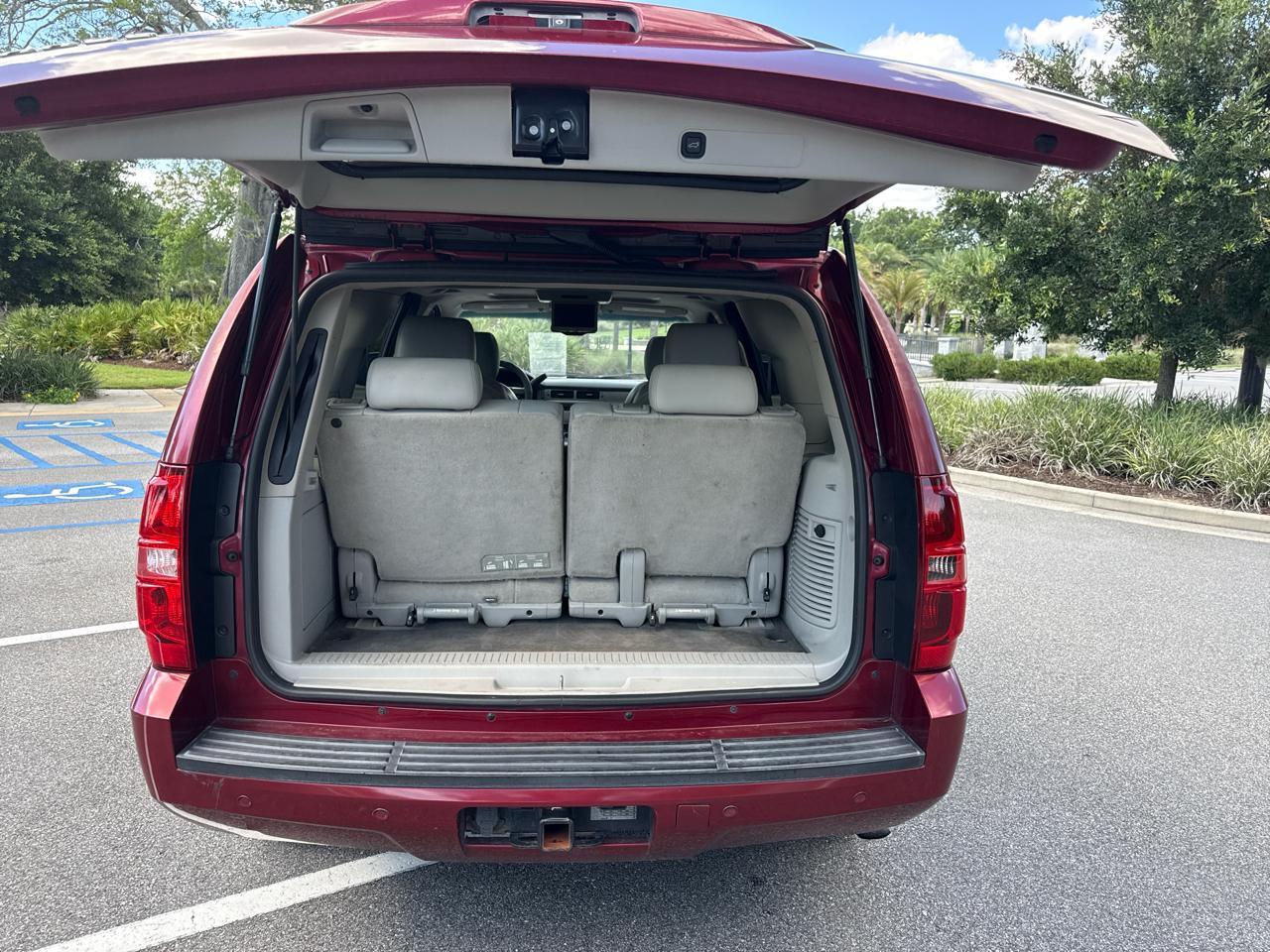 Chevrolet Tahoe LT 2WD 2011