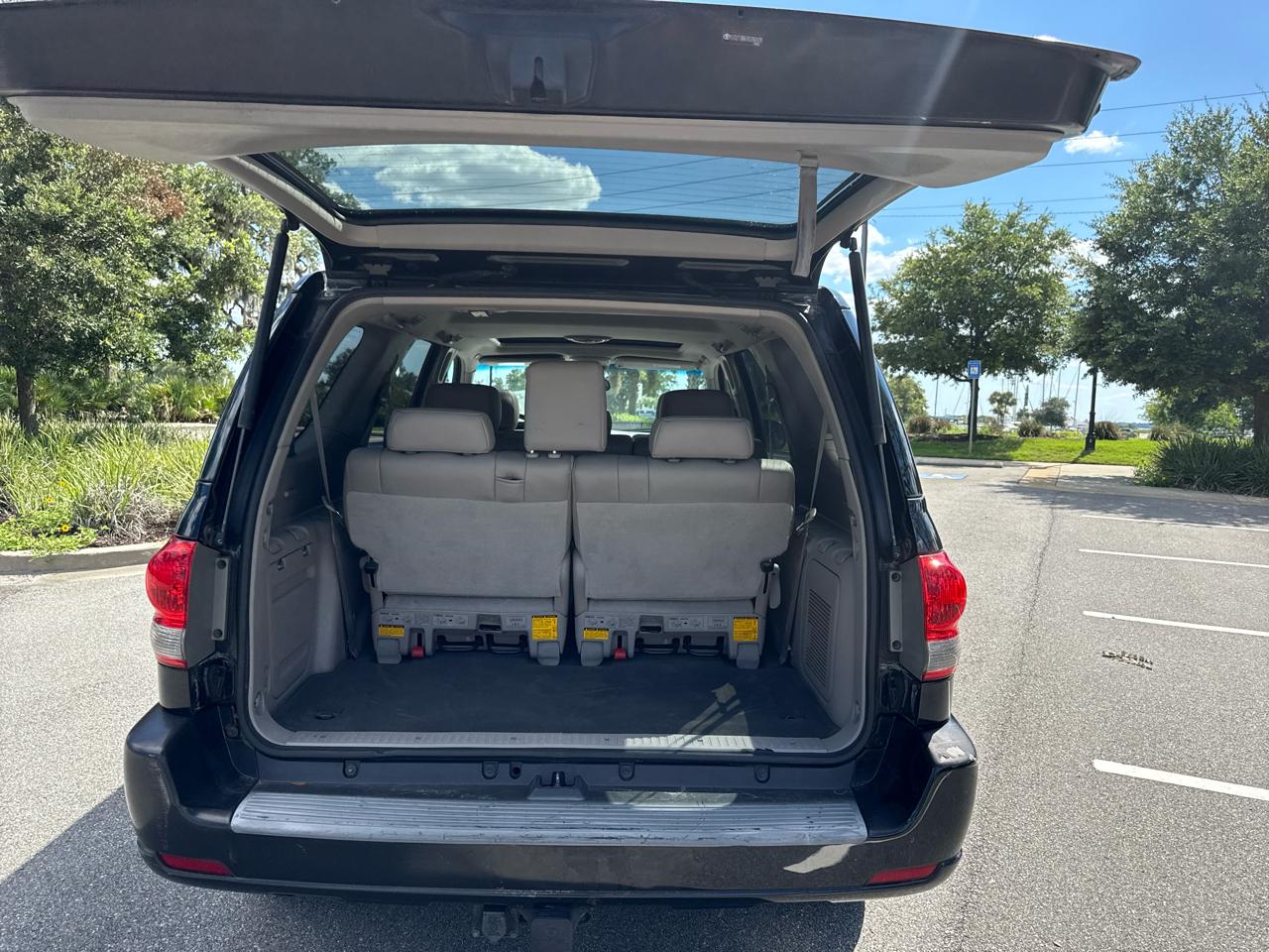 Toyota Sequoia Limited 2WD 2006