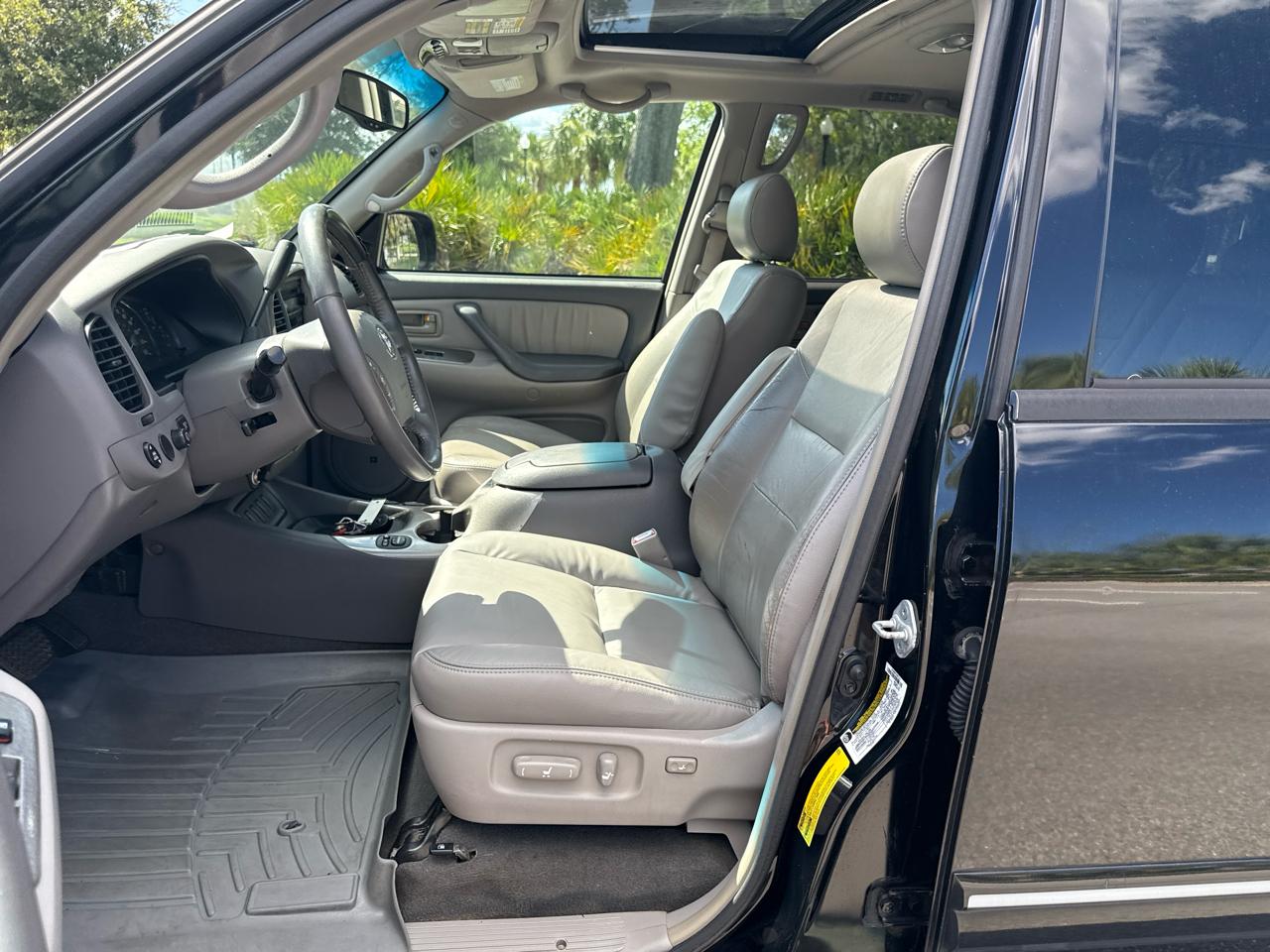 Toyota Sequoia Limited 2WD 2006