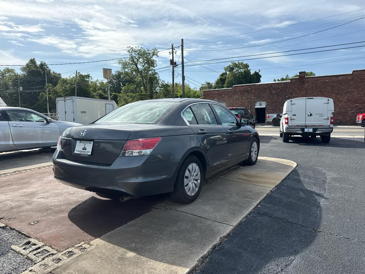 Honda Accord LX sedan AT 2010