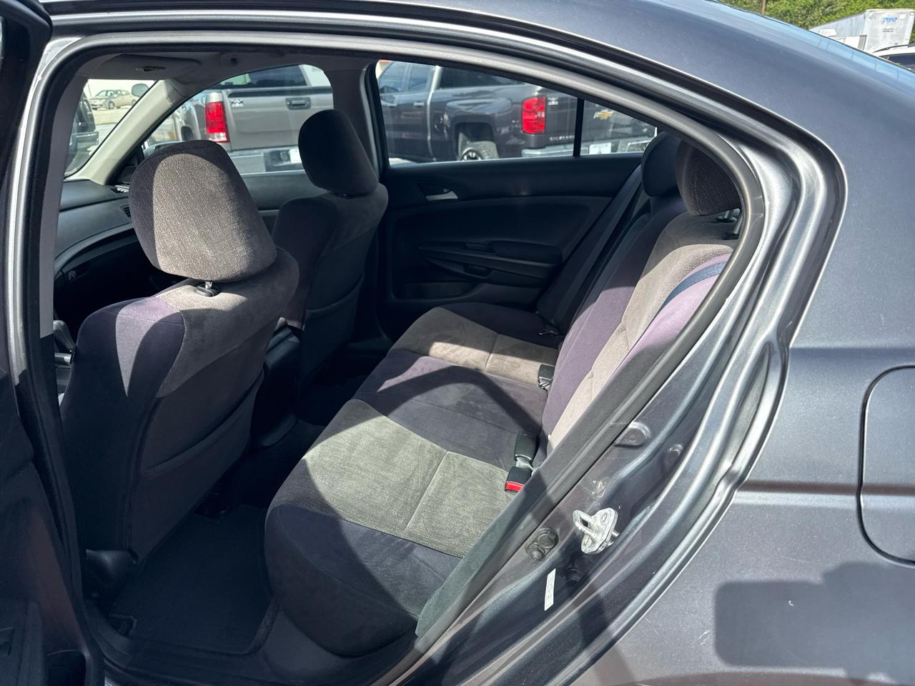Honda Accord LX sedan AT 2010