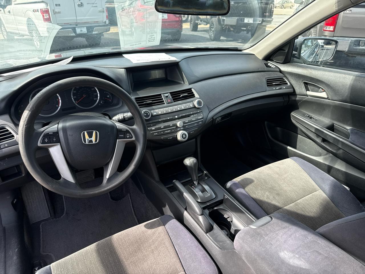 Honda Accord LX sedan AT 2010
