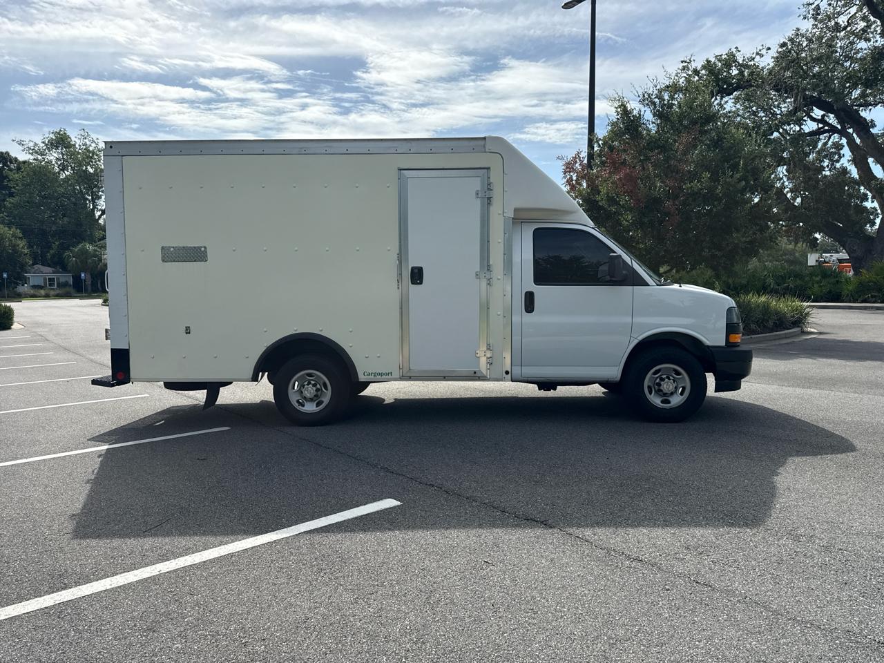Chevrolet Express G3500 139" 2022