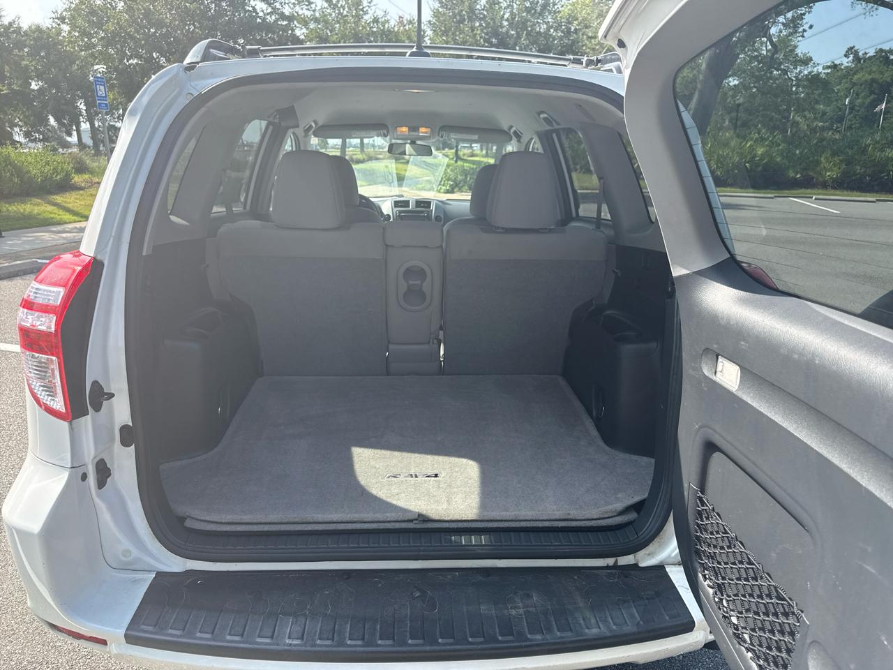Toyota RAV4 Base I4 2WD 2012