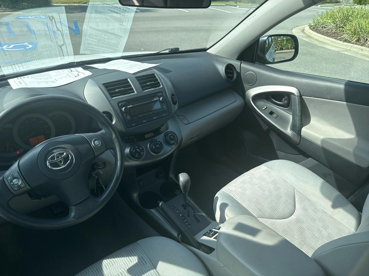 Toyota RAV4 Base I4 2WD 2012