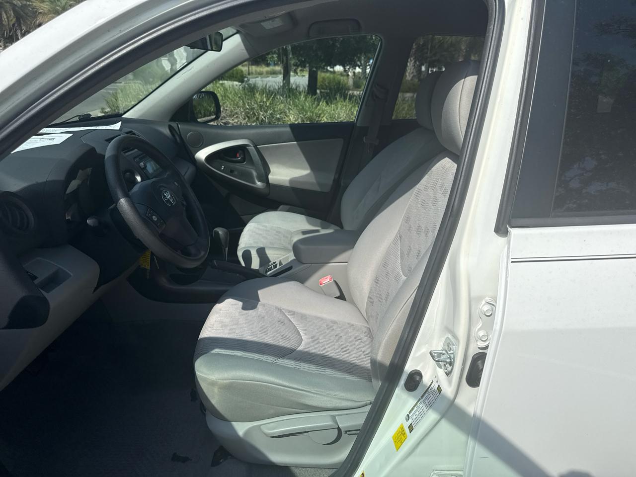 Toyota RAV4 Base I4 2WD 2012