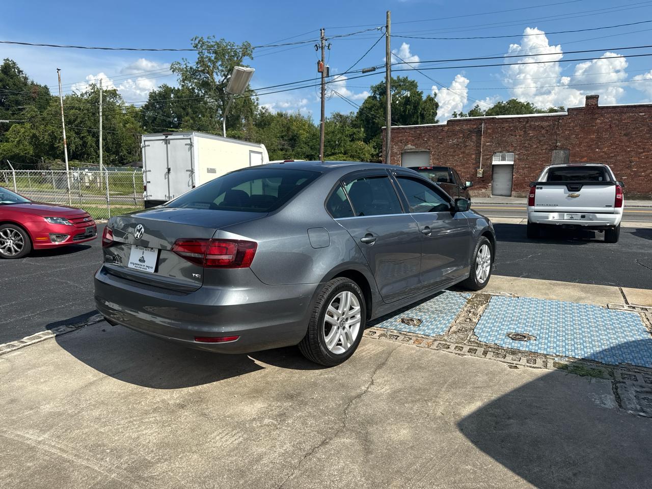 Volkswagen Jetta 1.4T S 6A 2017