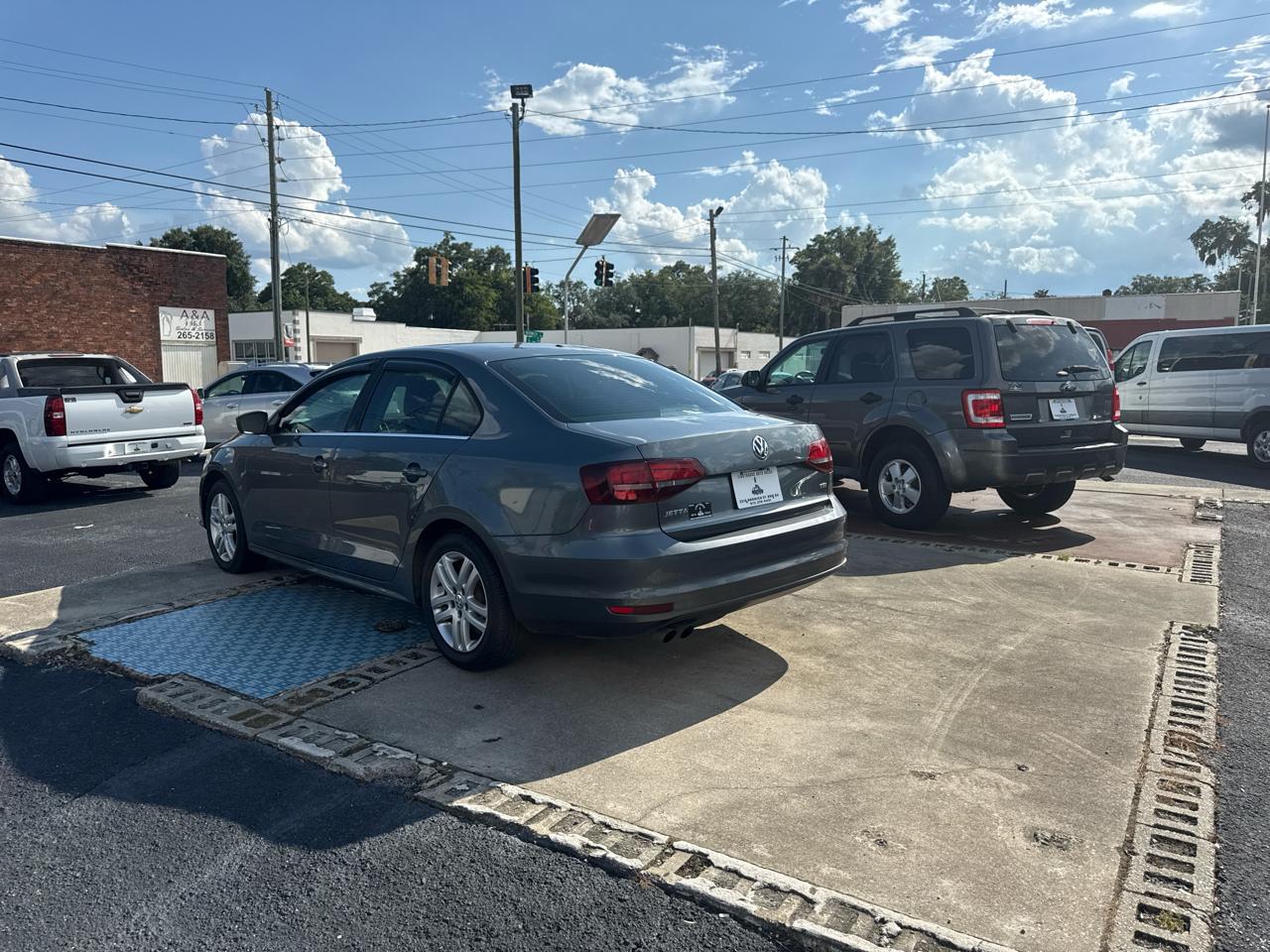 Volkswagen Jetta 1.4T S 6A 2017
