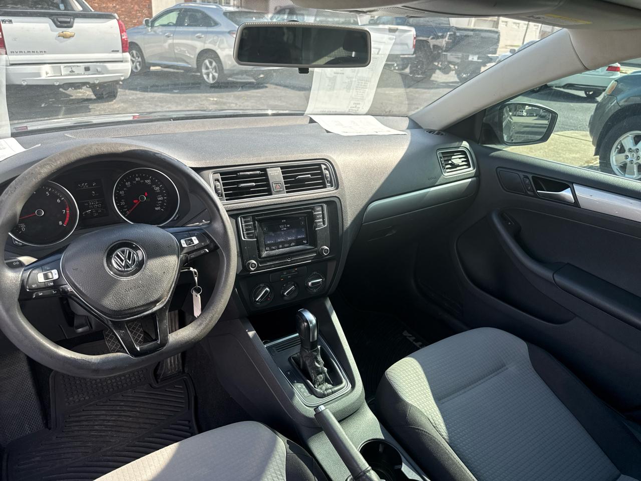 Volkswagen Jetta 1.4T S 6A 2017