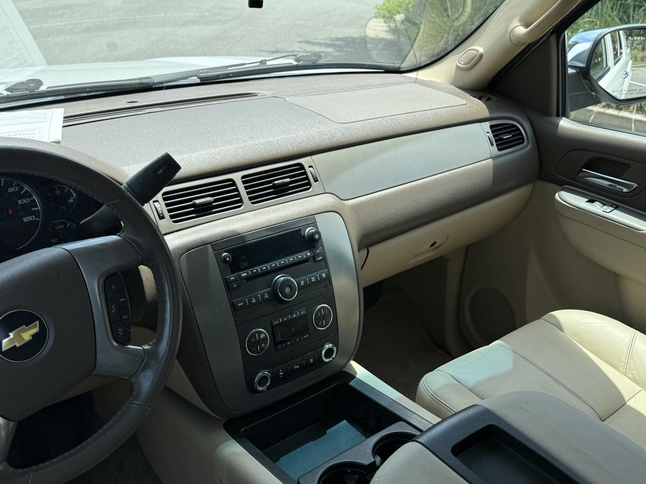 Chevrolet Avalanche LT 2WD 2011