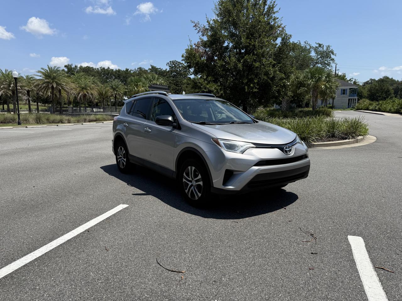 Toyota RAV4 LE FWD 2016