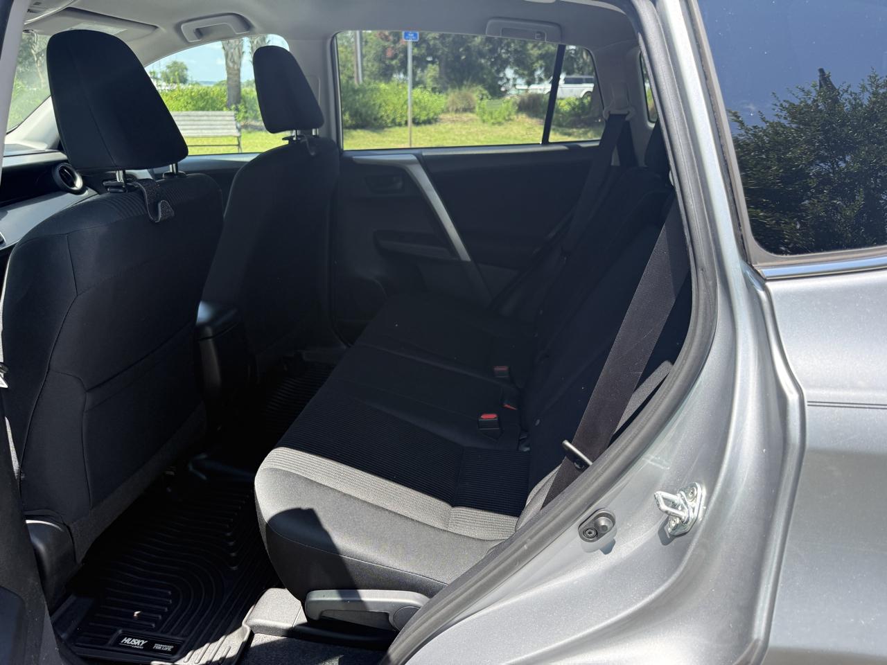 Toyota RAV4 LE FWD 2016