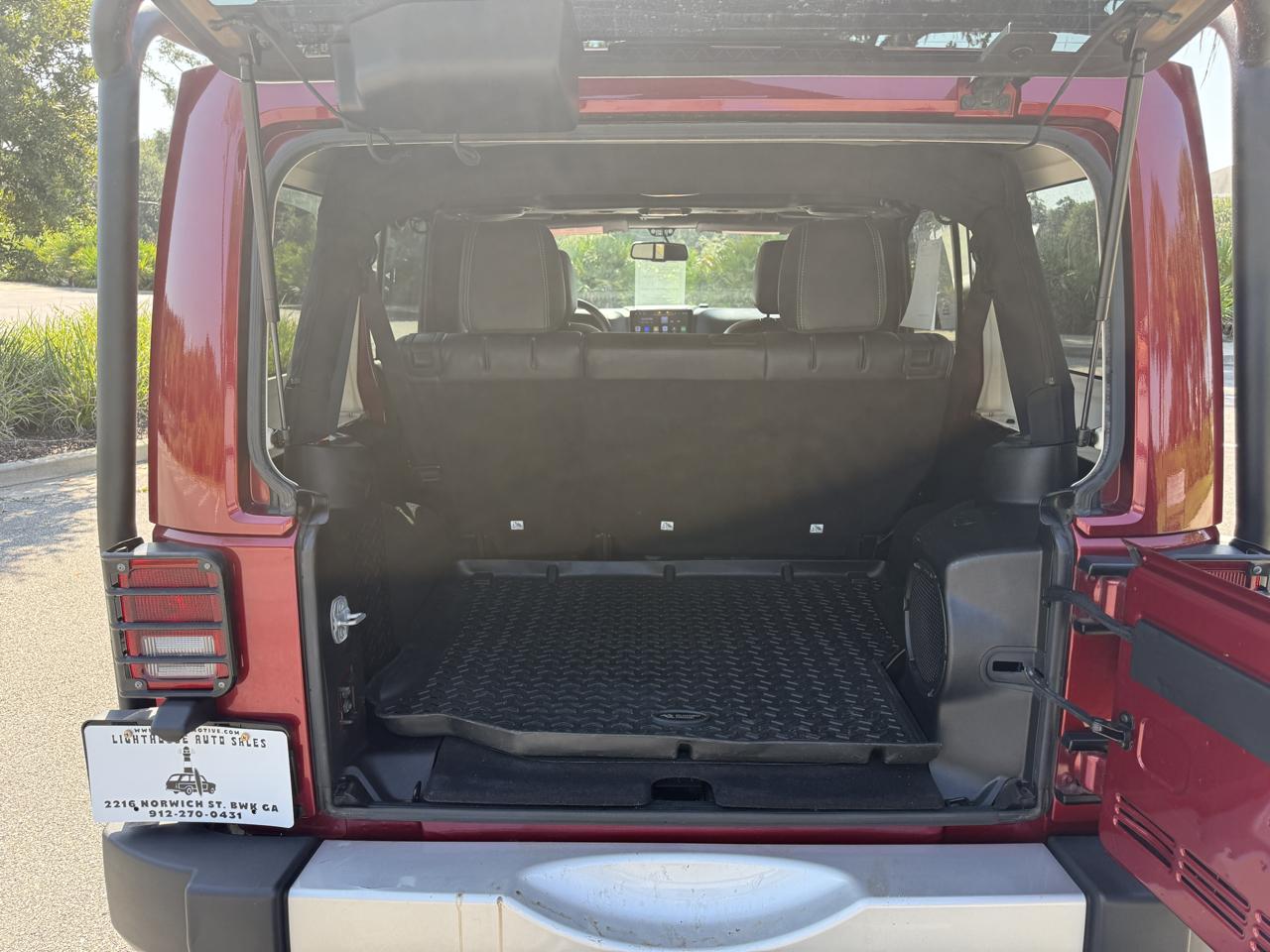 Jeep Wrangler Unlimited Sahara 4WD 2013