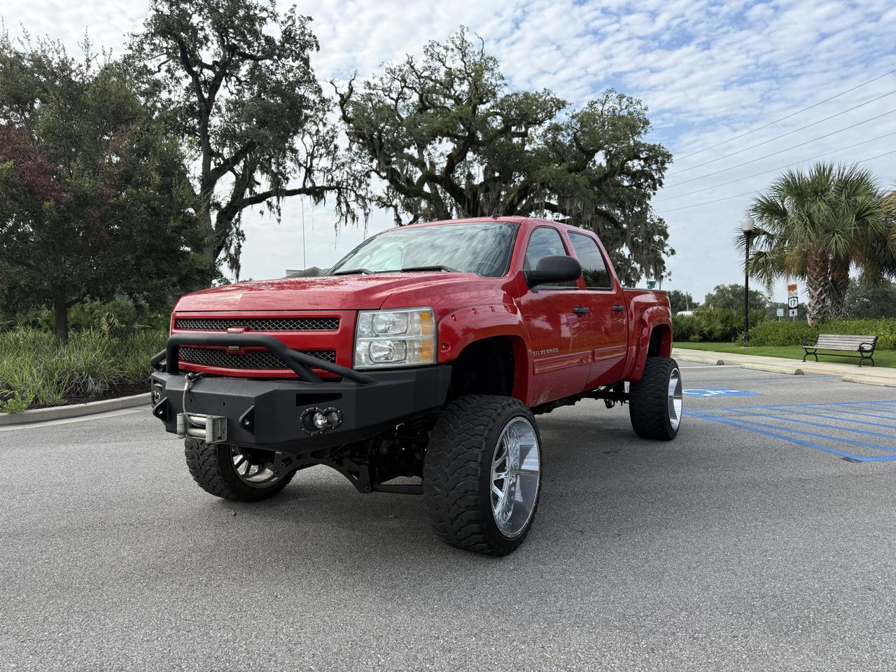 Chevrolet Silverado 1500 LT Crew Cab 4WD 2011