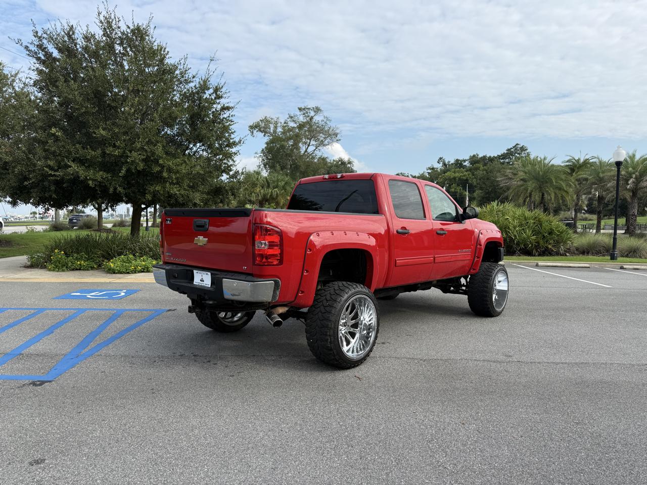 Chevrolet Silverado 1500 LT Crew Cab 4WD 2011