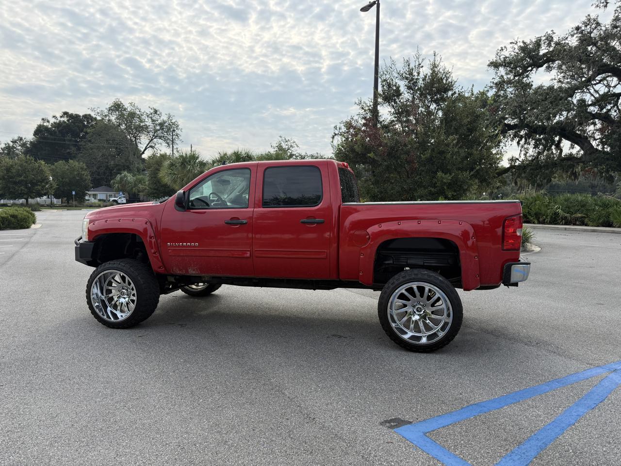 Chevrolet Silverado 1500 LT Crew Cab 4WD 2011