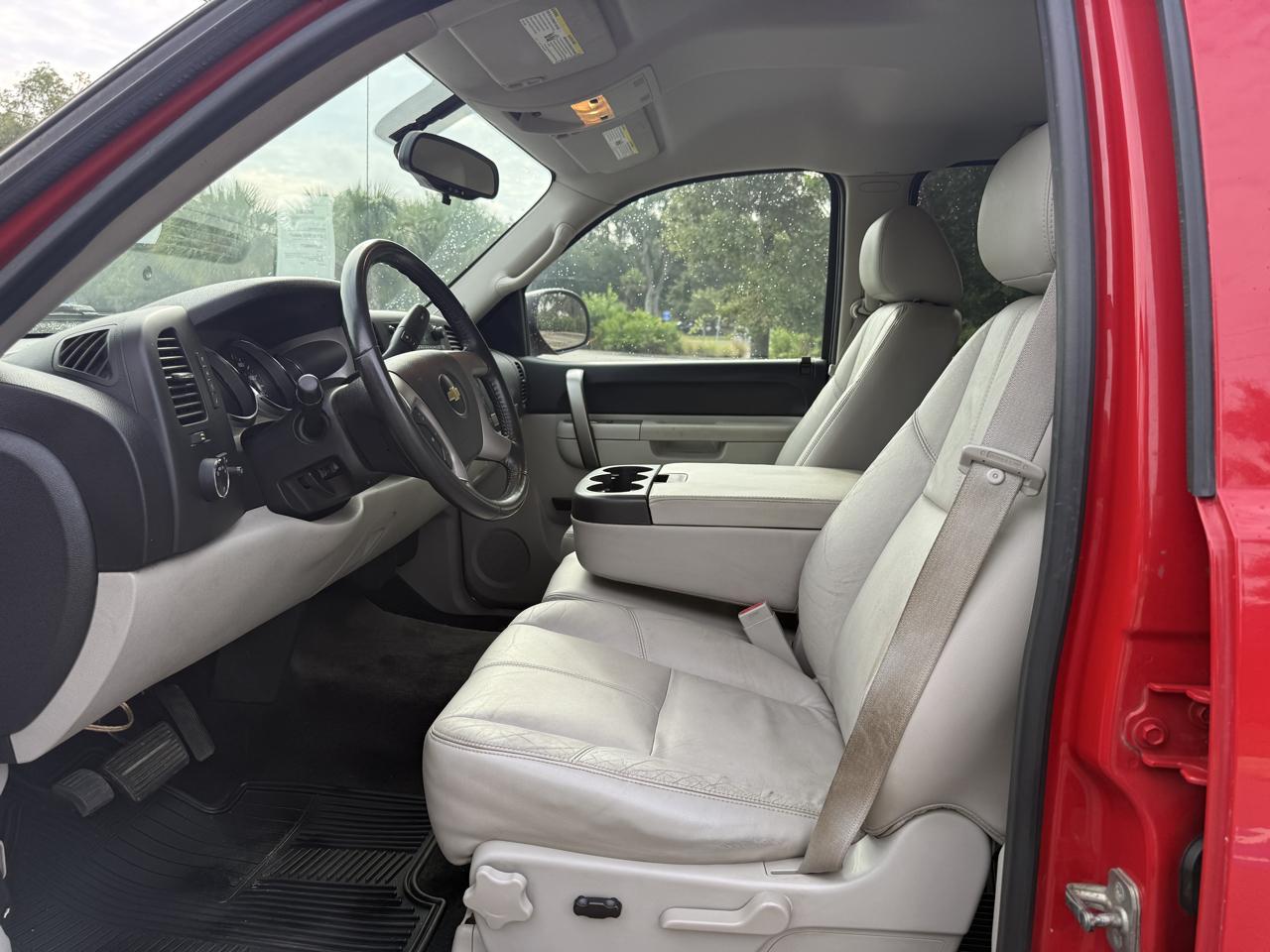 Chevrolet Silverado 1500 LT Crew Cab 4WD 2011