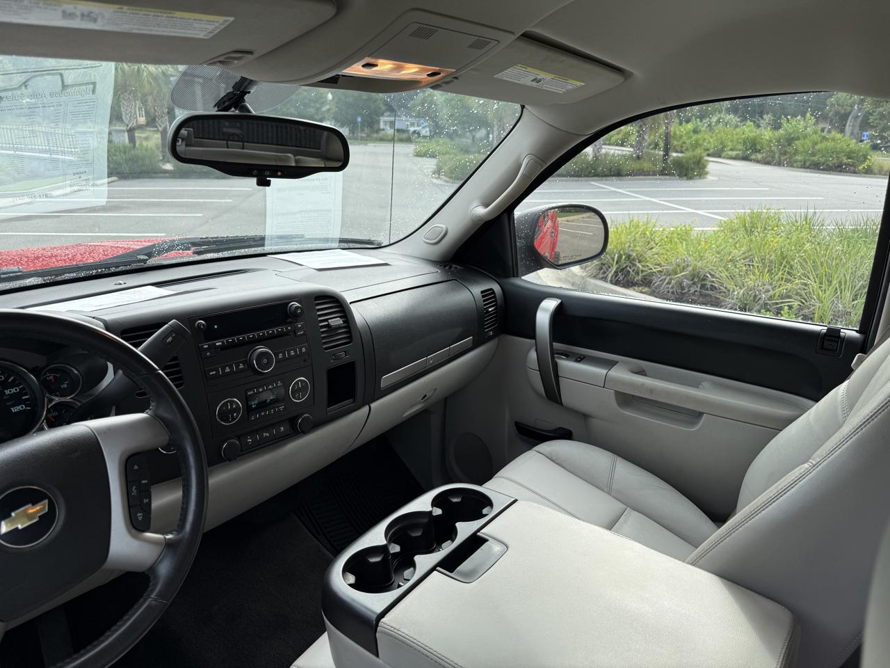 Chevrolet Silverado 1500 LT Crew Cab 4WD 2011
