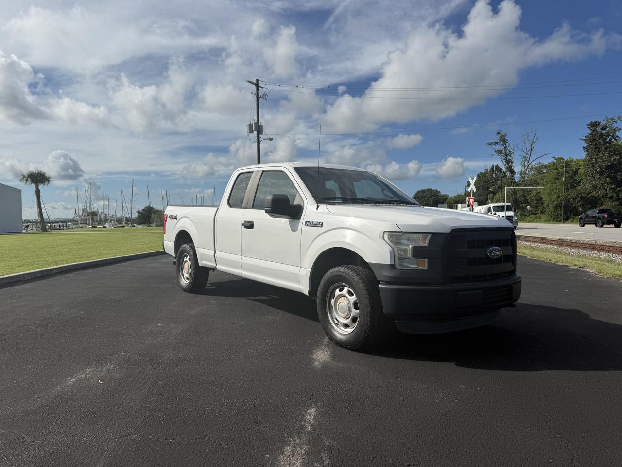 Ford F-150 XL SuperCab 6.5-ft. Bed 4WD 2015