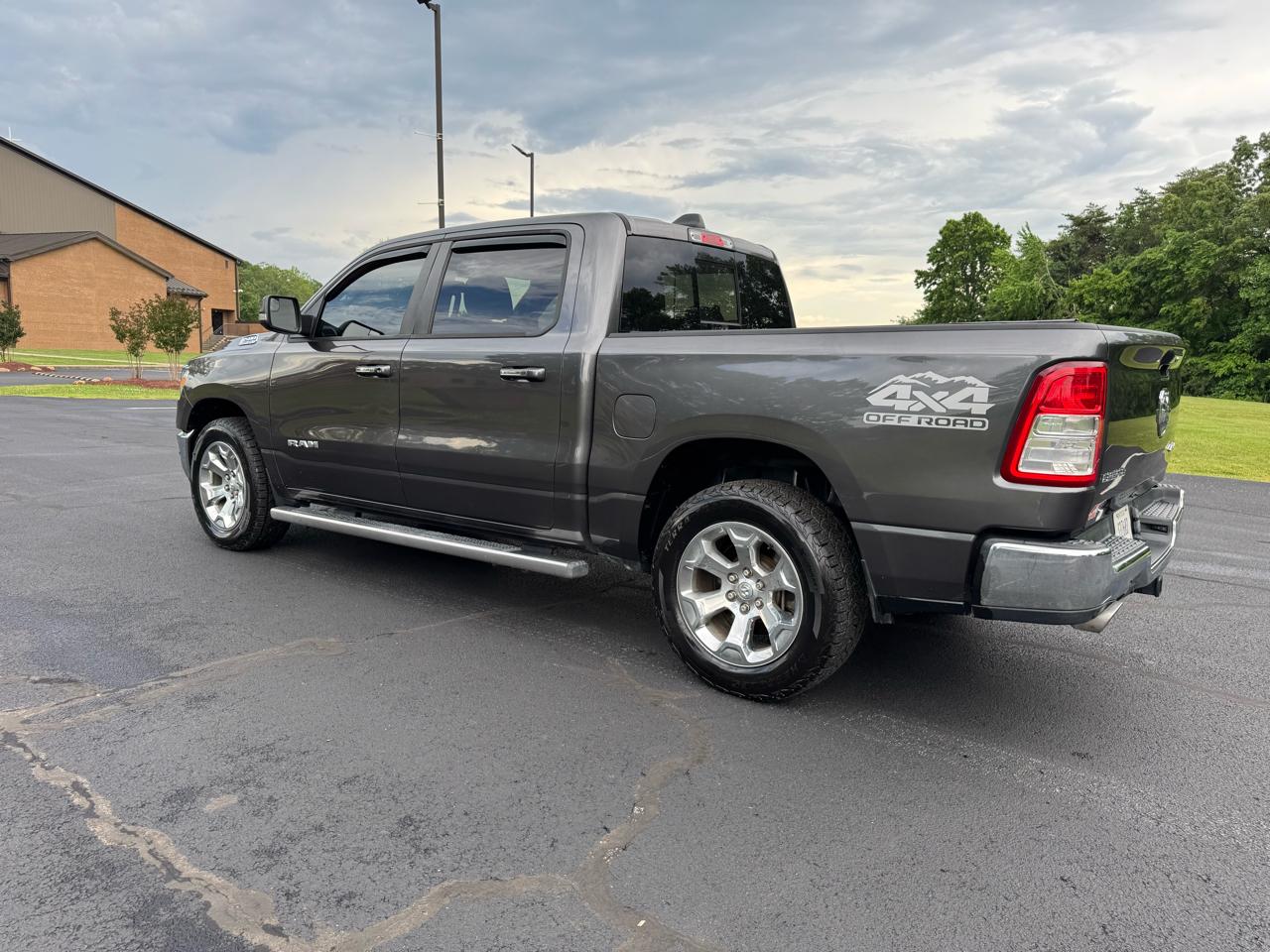 RAM 1500 Big Horn Crew Cab SWB 4WD 2019