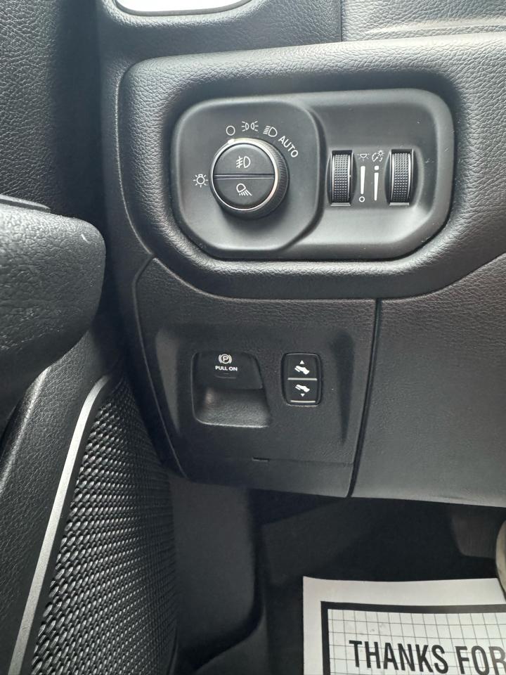 RAM 1500 Big Horn Crew Cab SWB 4WD 2019
