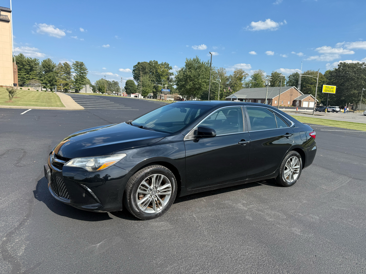2017 Toyota Camry XLE XSE photo 2