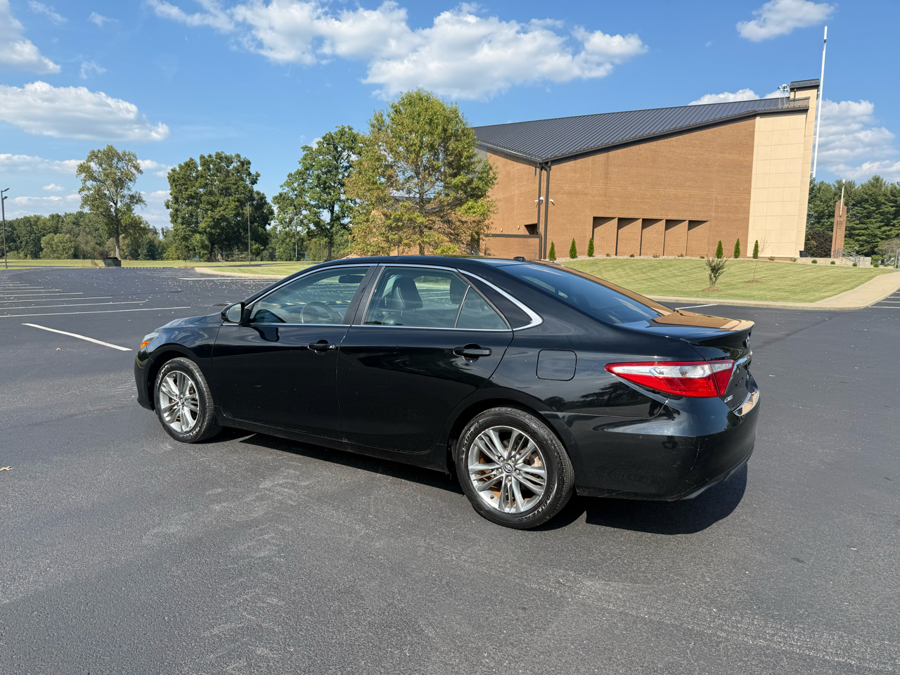 2017 Toyota Camry XLE XSE photo 3