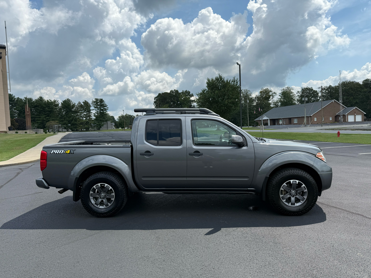 2020 Nissan Frontier PRO-4X Crew Cab photo 5