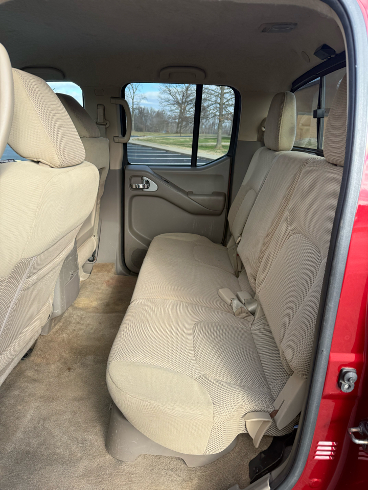 Nissan Frontier SV Crew Cab 4WD 2014