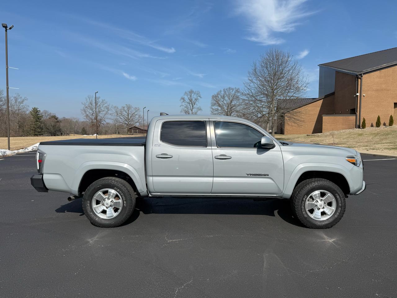 Toyota Tacoma  2019