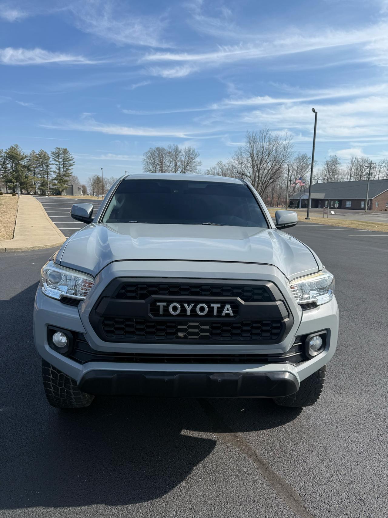 Toyota Tacoma  2019