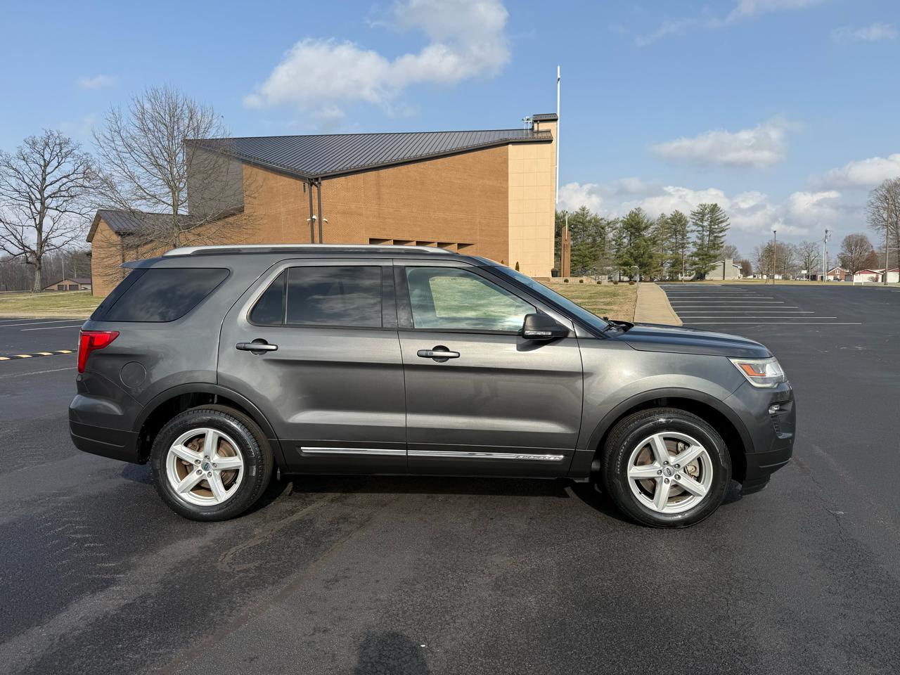 Ford Explorer XLT FWD 2019