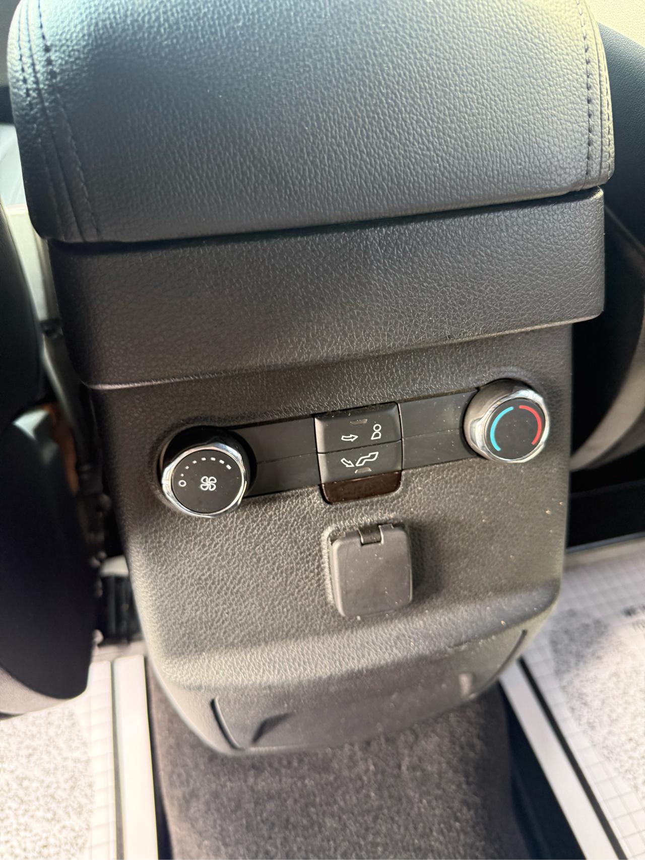 Ford Explorer XLT FWD 2019