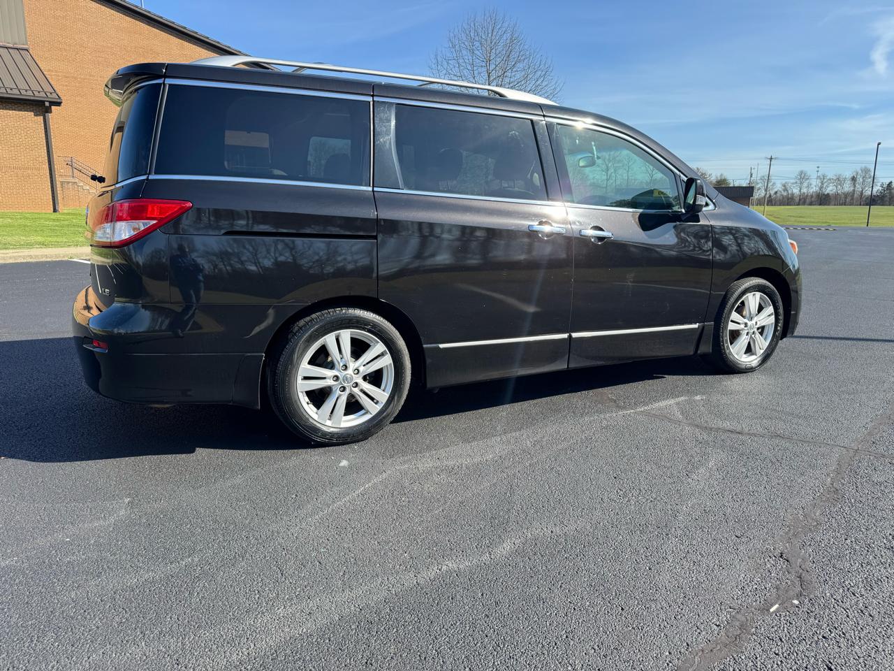 Nissan Quest 4dr LE 2012
