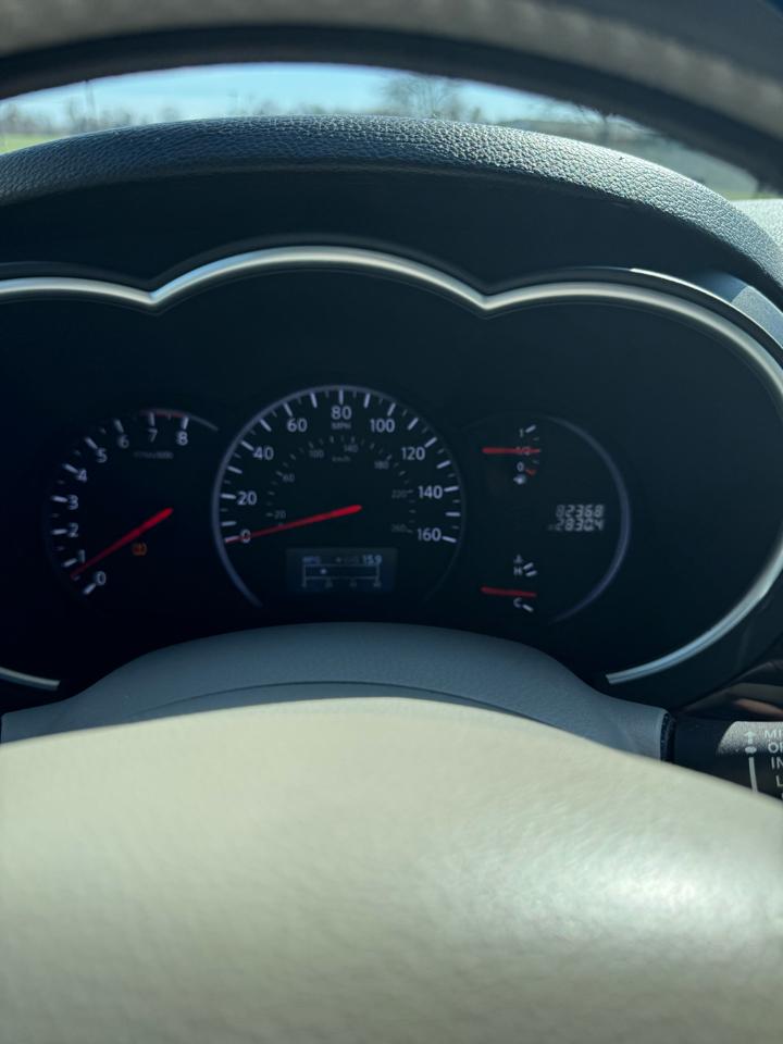 Nissan Quest 4dr LE 2012