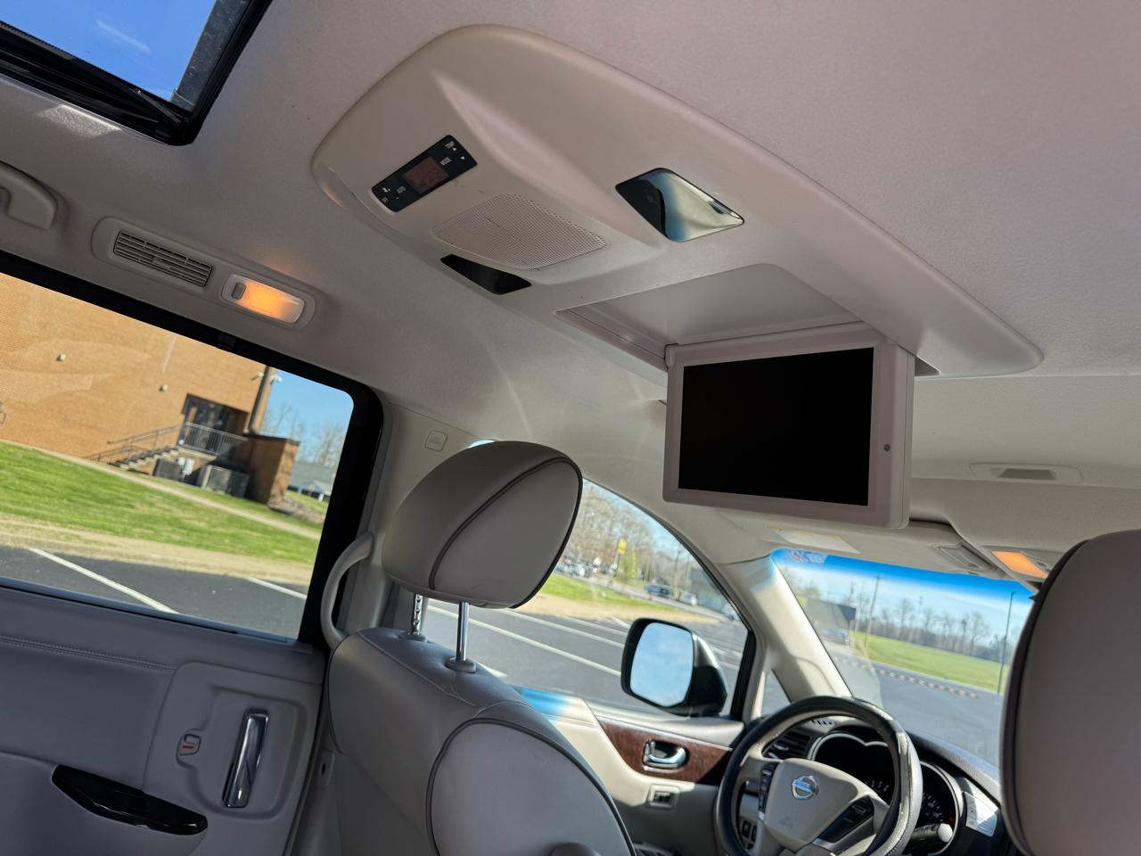 Nissan Quest 4dr LE 2012