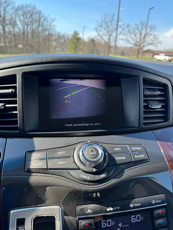 Nissan Quest 4dr LE 2012