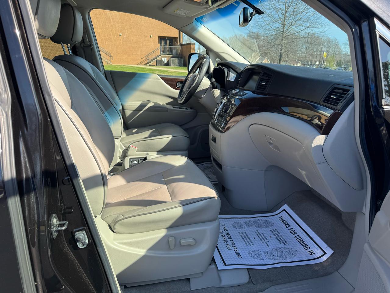 Nissan Quest 4dr LE 2012