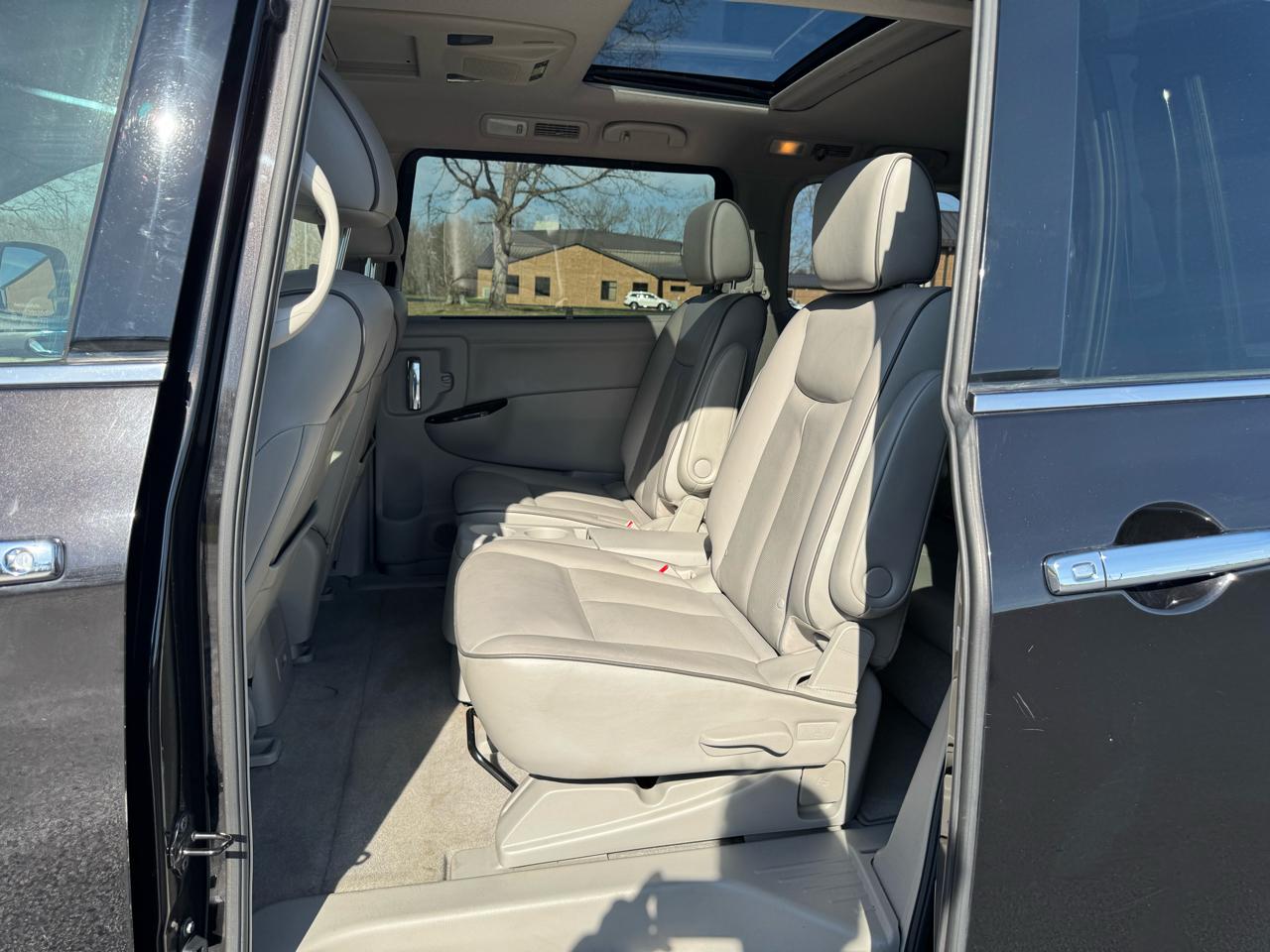 Nissan Quest 4dr LE 2012