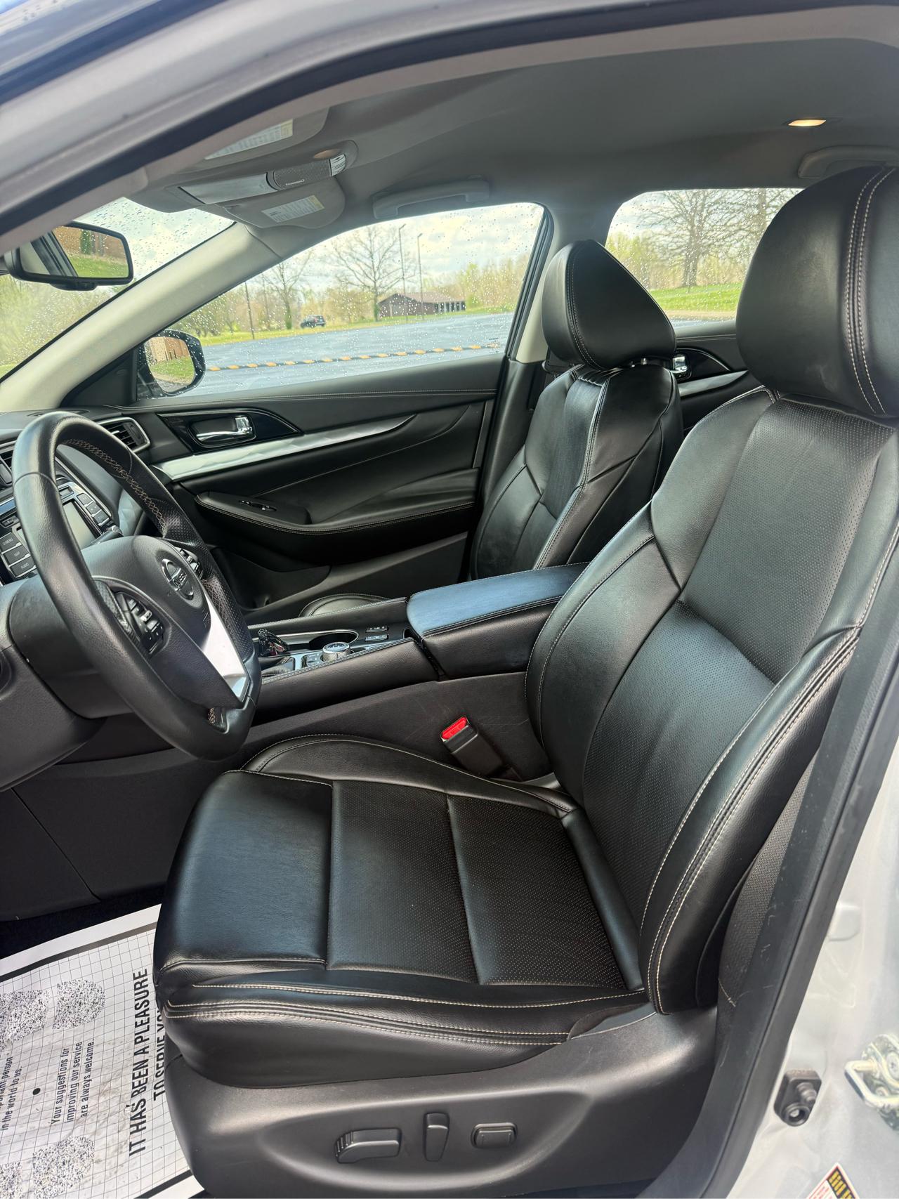 Nissan Maxima 3.5 SV 2022