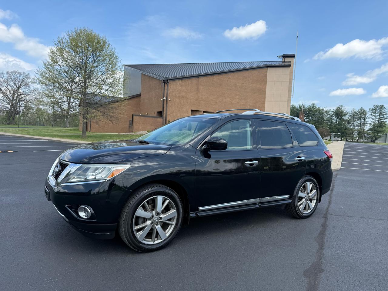 Nissan Pathfinder Platinum 4WD 2014